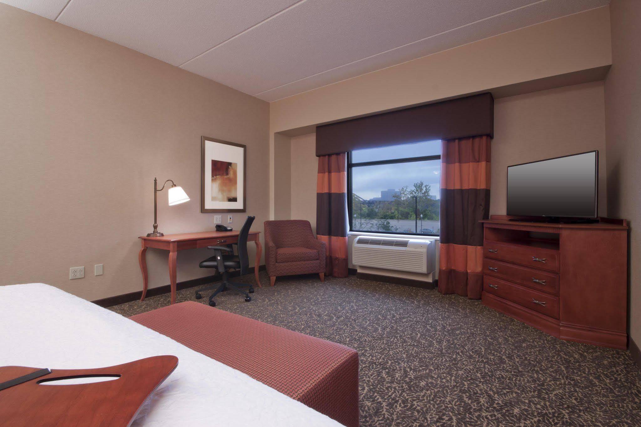 Hampton Inn & Suites Pittsburgh Downtown Exteriér fotografie